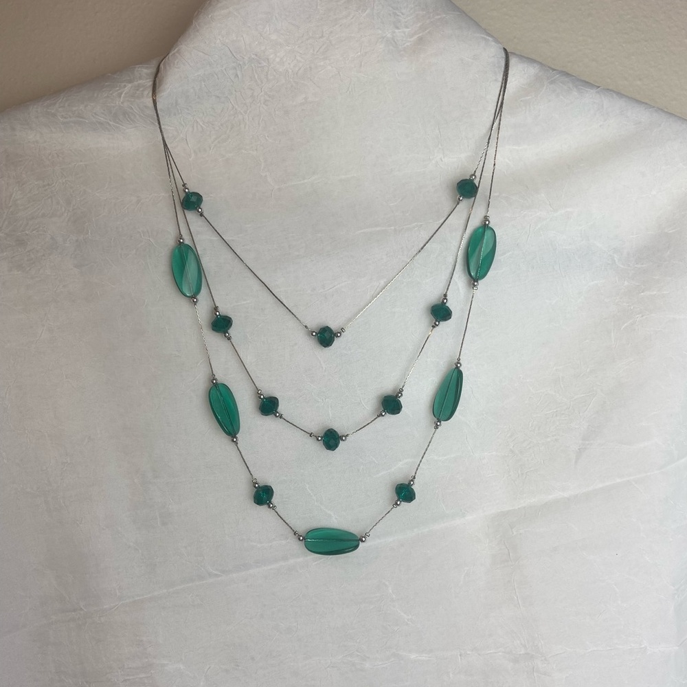 Elegant Silver and Green Layered Necklace